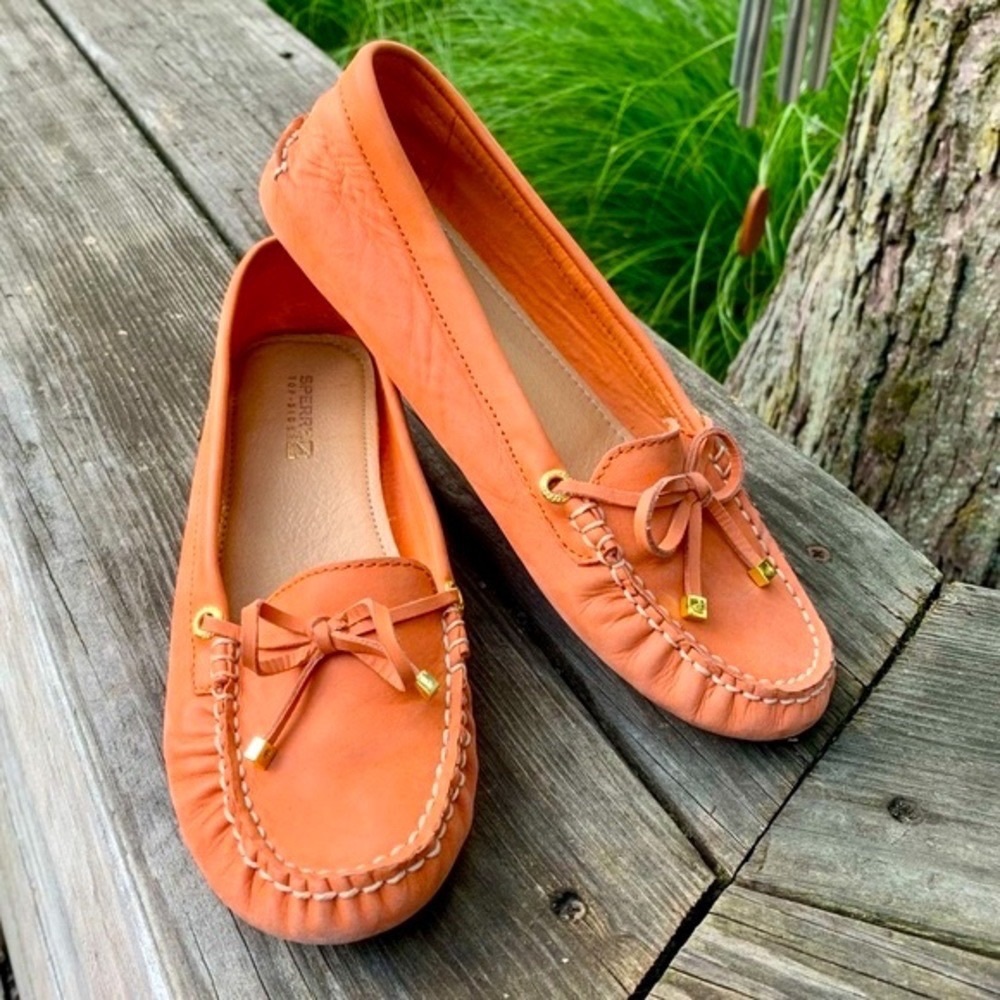 Sperry Leather Top Siders | Driving Shoes | in a Coral Orange. Sz. 7